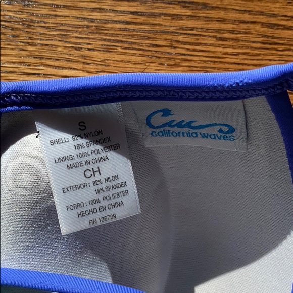 Two bikini tops small - Picture 5 of 8